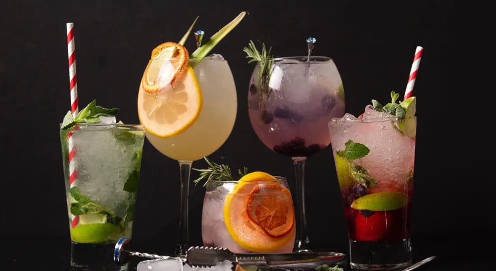 4 Cocktails 